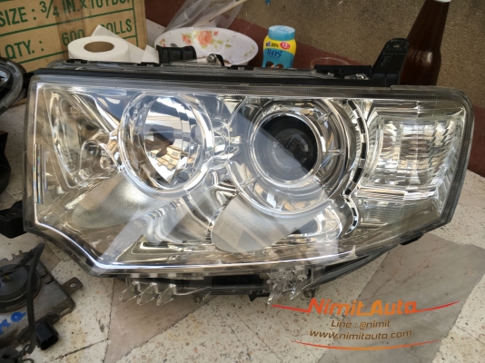 ไฟหน้า Pajero Sport พร้อมกล่องหลอด