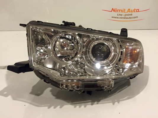 ไฟหน้า Mitsubishi Pajero Sport 2010