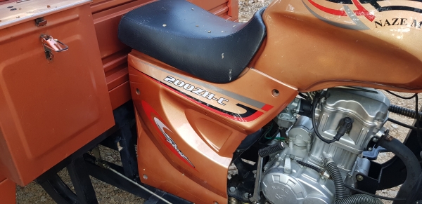 3 ล้อการเกษตรและก่อสร้าง 200 cc.  กะบะกว้าง 1.30 x 2.00 ซ.ม.