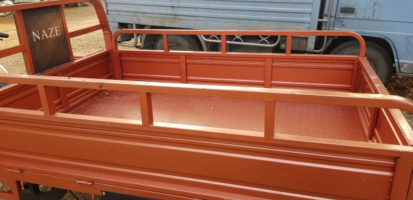 3 ล้อการเกษตรและก่อสร้าง 200 cc.  กะบะกว้าง 1.30 x 2.00 ซ.ม.