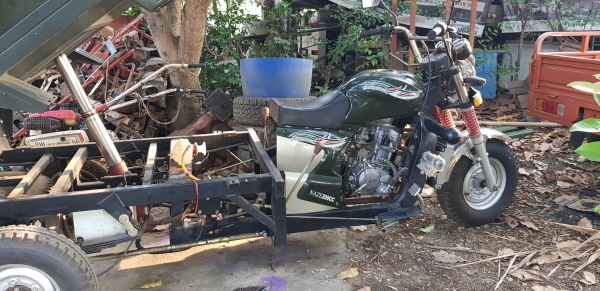 3 ล้อการเกษตรและก่อสร้าง 200 cc.  กะบะกว้าง 1.30 x 2.00 ซ.ม.