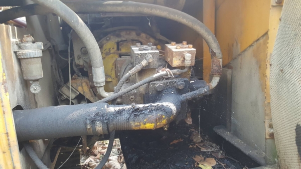 ขาย แบคโฮ KATO HD550 เครื่องยนต์ 6D14 165 แรงม้า ปั้มดี ช่วงล่างดี เอกสารใบซื้อขาย ราคาต่อรองได้ ขาย แบคโฮ KATO HD550 เครื่องยนต์ 6D14 165 แรงม้า ปั้มดี ช่วงล่างดี เอกสารใบซื้อขาย ราคาต่อรองได้