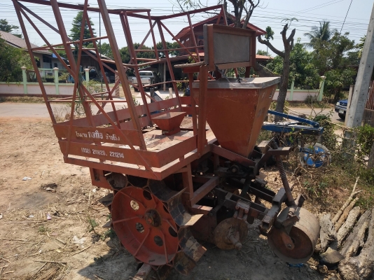 ขายเครื่องปลูกอ้อยร่องเดี่ยว ใส่รถ70-110แรง เครื่องพร้อมใช้งาน ขายเครื่องปลูกอ้อยร่องเดี่ยว ใส่รถ70-110แรง เครื่องพร้อมใช้งาน