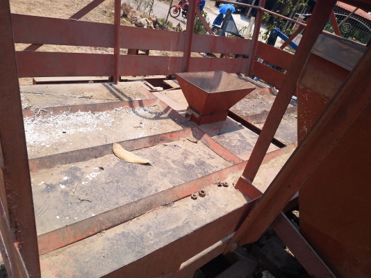 ขายเครื่องปลูกอ้อยร่องเดี่ยว ใส่รถ70-110แรง เครื่องพร้อมใช้งาน