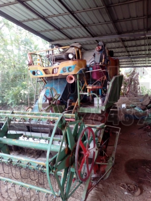 ขายด่วน รถเกี่ยว ช้างน้อยไวไฟ  รุ่นใส่กะสอบเครืองtoyota 120แรงเครืองนอก ปั้มแรงตัวเดิน 8hp รถพร้อมใช้ ขาย 220000 เท่านั้น