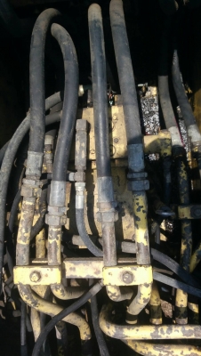 SK200MARK3 เอกสารเล่ม ช่วงล่างบูชกลม โช่สูง เอวแน่น มีติ่ที่ใบหัก16แผ่นแต่แผ่นยังหนา เครี่องเดิมปั้มเดิมไม่โหลด ฉีกตัวแรง เดินเร็ว ระบบแอร์มี จอกล่องอยู่ครบได้ไปคุ้ม อยากได้ของดีราคาถูกต้องรีบ ราคา 395,000บ. สนใจ 0835601591