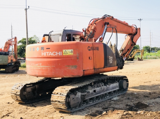 ขาย HITACHI ZX225USR  ไมล์ 13,xxxชม.มีไลนหัวกระแทก รถพร้อมใช้งาน