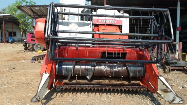 รถเกี่ยวข้าวDc-60