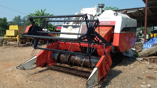 รถเกี่ยวข้าวDc-60