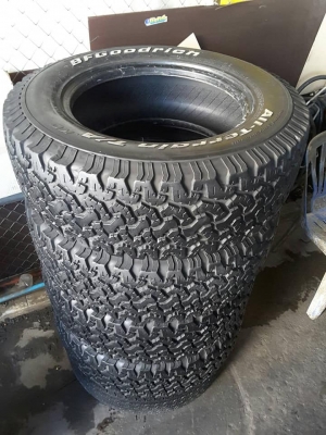 BF KO1 USA. 265-65-18 ปี13 สภาพสวยๆ 1ชุด