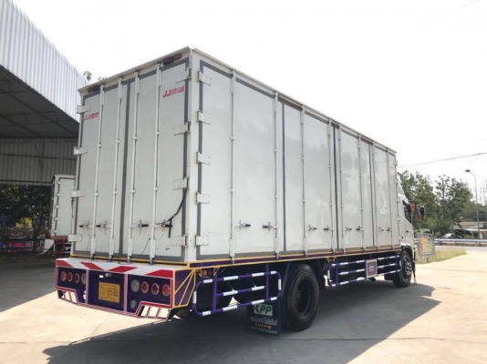 Hino mega FG8JRLA Euro 3 เครื่องคอมมอลเรล 212 เเรง ตู้ 10 บานเปิดได้รอบไม่มีเสากลาง ช่วงยาว 7.50 เมต