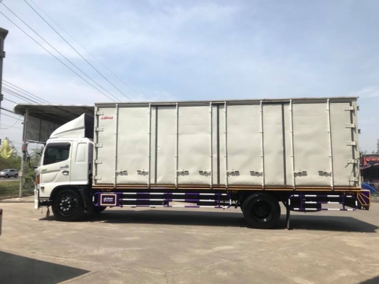 Hino mega FG8JRLA Euro 3 เครื่องคอมมอลเรล 212 เเรง ตู้ 10 บานเปิดได้รอบไม่มีเสากลาง ช่วงยาว 7.50 เมต