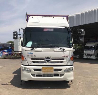 Hino mega FG8JRLA Euro 3 เครื่องคอมมอลเรล 212 เเรง ตู้ 10 บานเปิดได้รอบไม่มีเสากลาง ช่วงยาว 7.50 เมต