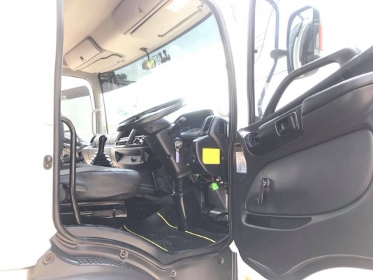 Hino mega FG8JRLA Euro 3 เครื่องคอมมอลเรล 212 เเรง ตู้ 10 บานเปิดได้รอบไม่มีเสากลาง ช่วงยาว 7.50 เมต