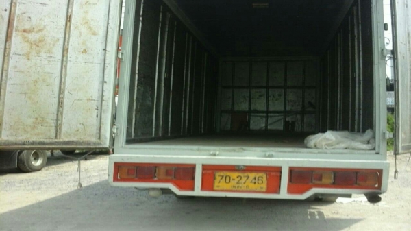 รถFC2W ตู้ 10 บาน ยาว5เมตร เครื่องยนต์120แรง มีแอร์ พวงมาลัยเพาเวอร์