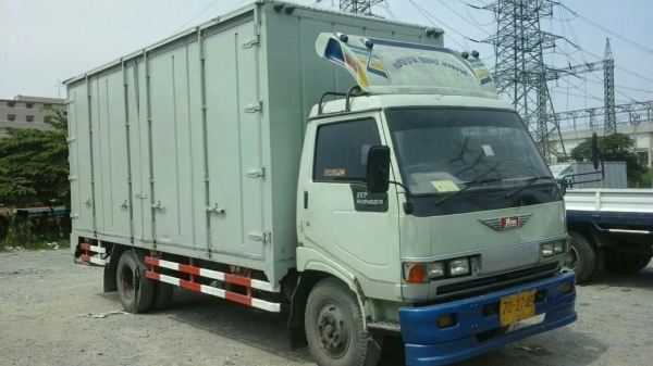 รถFC2W ตู้ 10 บาน ยาว5เมตร เครื่องยนต์120แรง มีแอร์ พวงมาลัยเพาเวอร์