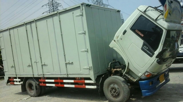 รถFC2W ตู้ 10 บาน ยาว5เมตร เครื่องยนต์120แรง มีแอร์ พวงมาลัยเพาเวอร์