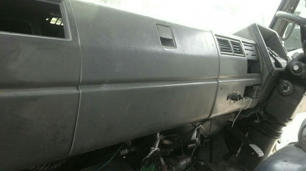 รถFC2W ตู้ 10 บาน ยาว5เมตร เครื่องยนต์120แรง มีแอร์ พวงมาลัยเพาเวอร์