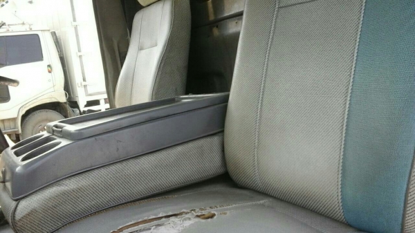 รถFC2W ตู้ 10 บาน ยาว5เมตร เครื่องยนต์120แรง มีแอร์ พวงมาลัยเพาเวอร์