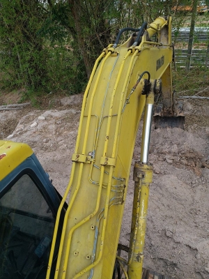 ขายรถขุดแบ็คโค KOMATSU PC120-6 ไฟฟ้าครบ เอกสารเล่มทะเบียน เอวแน่นช่วงล่างดี บูมสวยพร้อมลงงาน