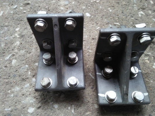 อลูฉากโปรไฟล์ขนาด3''*3''พร้อมน้อตสเเตนเลส อลูฉากโปรไฟล์ขนาด3''*3''พร้อมน้อตสเเตนเลส