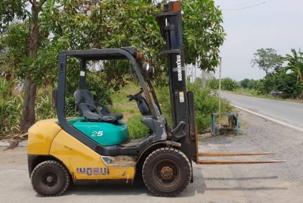 ขายด่วนรถยกดีเซลKOMATSU FD25-16 ยกได้2.5ตันยกสูง4เมตรเกียออโต้รถนอกเพิ่งนำเข้ามายังไม่เคยใช้งานในเมืองไทยเลย
