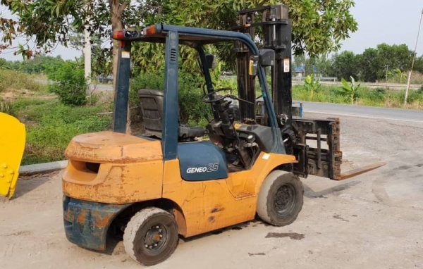 ขายด่วนรถยก TOYOTA7FG25ยก2.5 ตันเสาสูง3.5เมตรยางตัน4เส้นรถนอกนำเข้ายังไม่เคยใช้งานในเมืองไทยเลย ขายด่วนรถยก TOYOTA7FG25ยก2.5 ตันเสาสูง3.5เมตรยางตัน4เส้นรถนอกนำเข้ายังไม่เคยใช้งานในเมืองไทยเลย