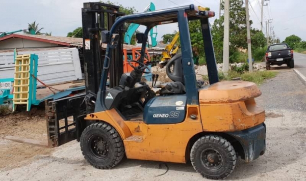 ขายด่วนรถยก TOYOTA7FG25ยก2.5 ตันเสาสูง3.5เมตรยางตัน4เส้นรถนอกนำเข้ายังไม่เคยใช้งานในเมืองไทยเลย ขายด่วนรถยก TOYOTA7FG25ยก2.5 ตันเสาสูง3.5เมตรยางตัน4เส้นรถนอกนำเข้ายังไม่เคยใช้งานในเมืองไทยเลย