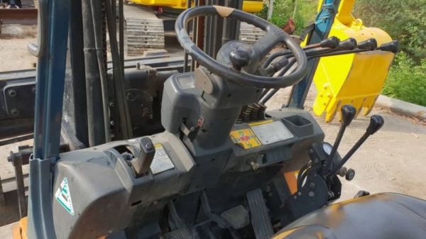 ขายด่วนรถยก TOYOTA7FG25ยก2.5 ตันเสาสูง3.5เมตรยางตัน4เส้นรถนอกนำเข้ายังไม่เคยใช้งานในเมืองไทยเลย ขายด่วนรถยก TOYOTA7FG25ยก2.5 ตันเสาสูง3.5เมตรยางตัน4เส้นรถนอกนำเข้ายังไม่เคยใช้งานในเมืองไทยเลย