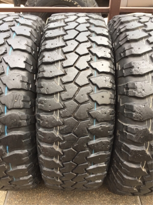 ยาง Mud Maxxis 235 75 15 ปลายปี13 พร้อมใช้งาน ราคาไม่แพง