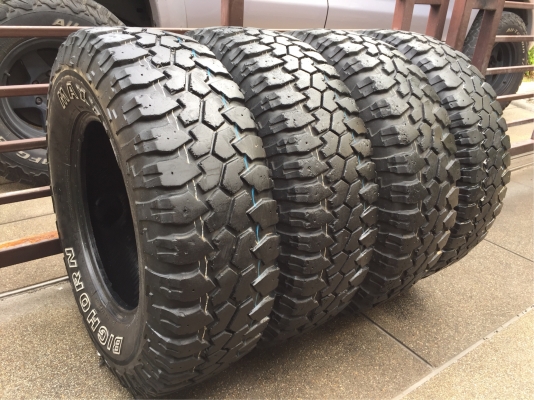 ยาง Mud Maxxis 235 75 15 ปลายปี13 พร้อมใช้งาน ราคาไม่แพง