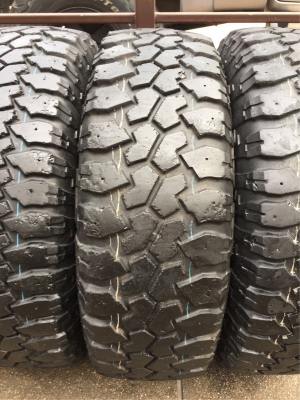 ยาง Mud Maxxis 235 75 15 ปลายปี13 พร้อมใช้งาน ราคาไม่แพง