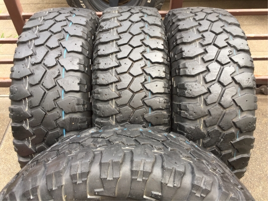 ยาง Mud Maxxis 235 75 15 ปลายปี13 พร้อมใช้งาน ราคาไม่แพง