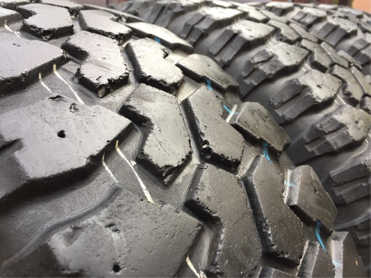 ยาง Mud Maxxis 235 75 15 ปลายปี13 พร้อมใช้งาน ราคาไม่แพง ยาง Mud Maxxis 235 75 15 ปลายปี13 พร้อมใช้งาน ราคาไม่แพง