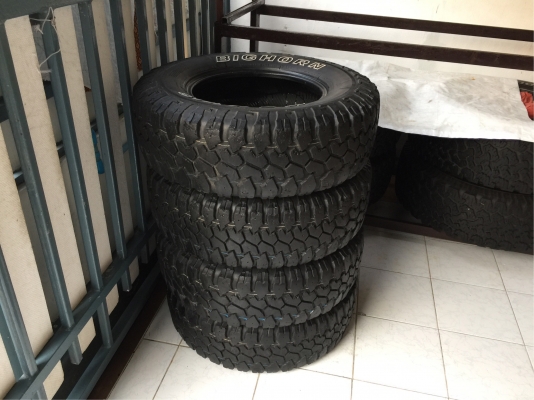 ยาง Mud Maxxis 235 75 15 ปลายปี13 พร้อมใช้งาน ราคาไม่แพง
