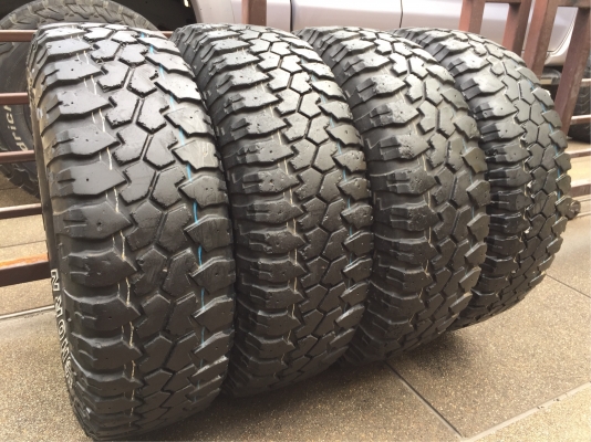 ยาง Mud Maxxis 235 75 15 ปลายปี13 พร้อมใช้งาน ราคาไม่แพง ยาง Mud Maxxis 235 75 15 ปลายปี13 พร้อมใช้งาน ราคาไม่แพง