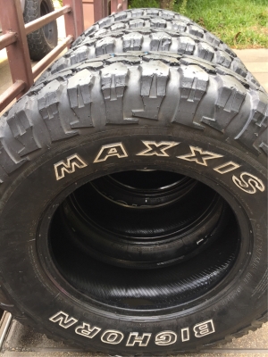 ยาง Mud Maxxis 235 75 15 ปลายปี13 พร้อมใช้งาน ราคาไม่แพง