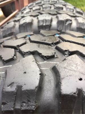 ยาง Mud Maxxis 235 75 15 ปลายปี13 พร้อมใช้งาน ราคาไม่แพง