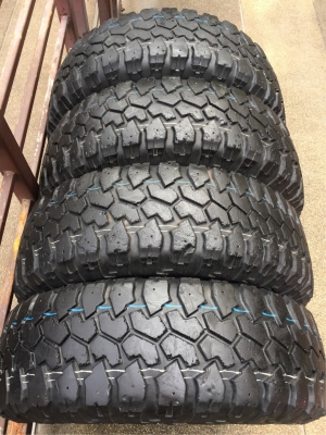 ยาง Mud Maxxis 235 75 15 ปลายปี13 พร้อมใช้งาน ราคาไม่แพง
