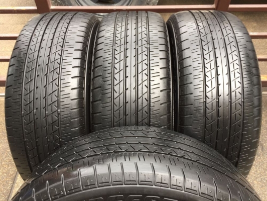 ยาง Bridgestone 215 55 17 สิ้นปี16 ดอกเต็ม ไม่มีปะ ใช้ยาว ราคาไม่แพง