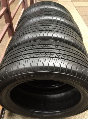 ยาง Bridgestone 215 55 17 สิ้นปี16 ดอกเต็ม ไม่มีปะ ใช้ยาว ราคาไม่แพง