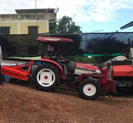 รถเข้าใหม่#ปัญญาแทรคเตอร์..จัดมาให้ครับ ด่วน 159,000 บาท. รถแทรคเตอร์ยันม่าEF352 PT 35แรงม้า พร้อมใบมีดคานล่างพร้อมผาน5×22(ไม่มีเล่มทะเบียน) สภาพพร้อมใช้ รถเข้าใหม่#ปัญญาแทรคเตอร์..จัดมาให้ครับ ด่วน 159,000 บาท. รถแทรคเตอร์ยันม่าEF352 PT 35แรงม้า พร้อมใบมีดคานล่างพร้อมผาน5×22(ไม่มีเล่มทะเบียน) สภาพพร้อมใช้