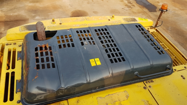 ขายรถแบ็คโฮ KOMATSU PC200-7 บูมยาว สภาพพร้อมใช้งาน