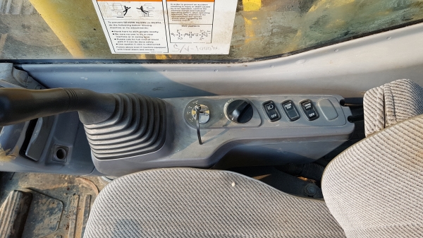 ขายรถแบ็คโฮ KOMATSU PC200-7 บูมยาว สภาพพร้อมใช้งาน