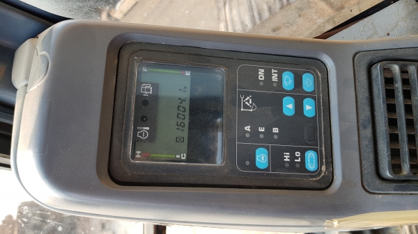 ขายรถแบ็คโฮ KOMATSU PC200-7 บูมยาว สภาพพร้อมใช้งาน