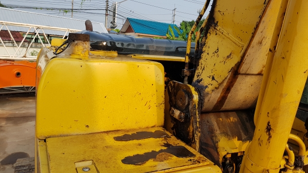 ขายรถแบ็คโฮ KOMATSU PC200-7 บูมยาว สภาพพร้อมใช้งาน