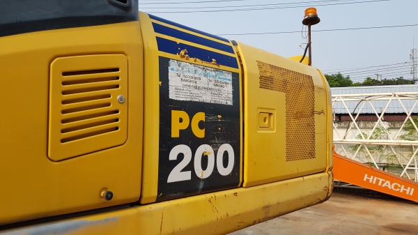 ขายรถแบ็คโฮ KOMATSU PC200-7 บูมยาว สภาพพร้อมใช้งาน