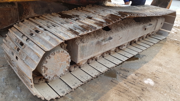 ขายรถแบ็คโฮ KOMATSU PC200-7 บูมยาว สภาพพร้อมใช้งาน