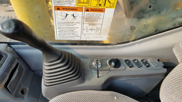 ขายรถแบ็คโฮ KOMATSU PC200-7 บูมยาว สภาพพร้อมใช้งาน