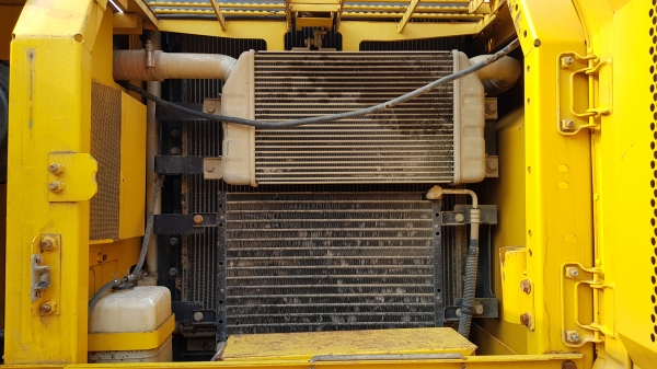 ขายรถแบ็คโฮ KOMATSU PC200-7 บูมยาว สภาพพร้อมใช้งาน